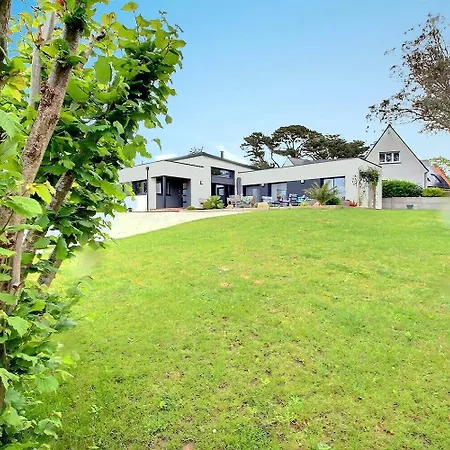 Holiday home Les Meloines