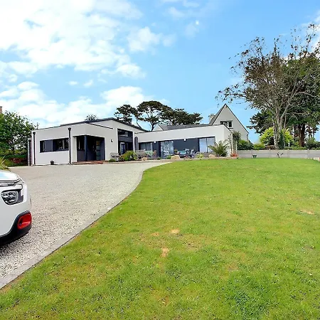 Les Meloines Holiday home *