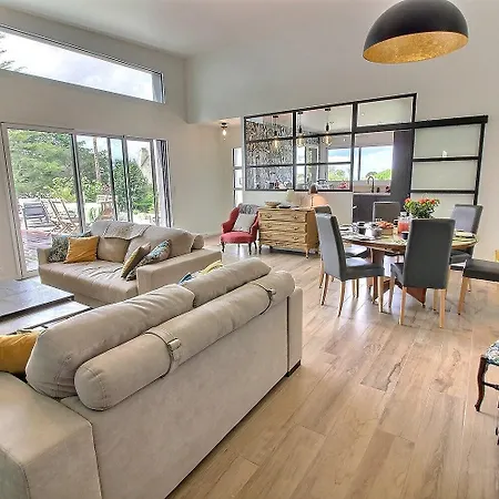 Holiday home Les Meloines