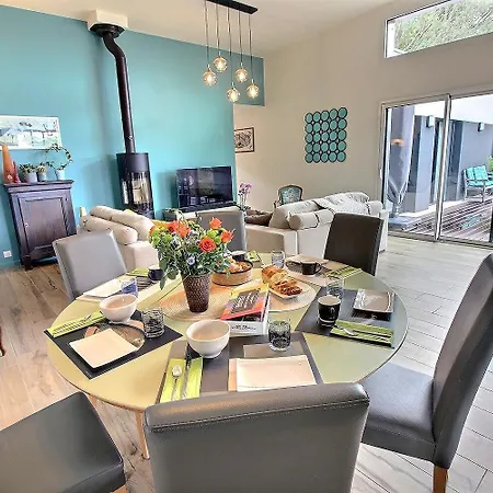 Les Meloines Holiday home Trebeurden